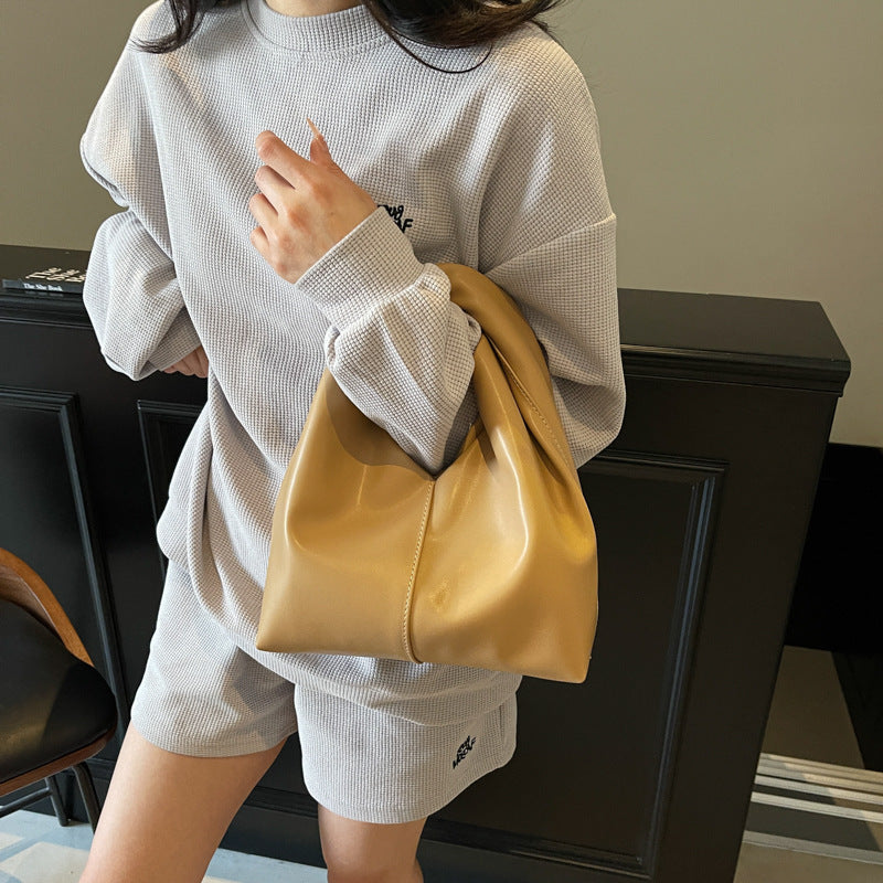Serenelle Dumpling Bag Rise Fashion